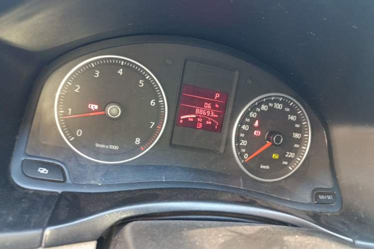 Used Volkswagen Bora 2012 1.6L Automatic Fashion Edition Instrument Cluster