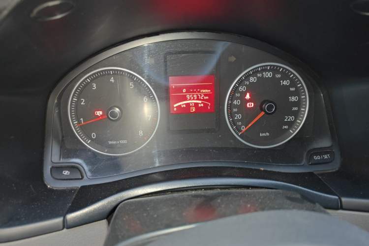 Used Volkswagen Bora 2012 1.6L Manual Fashion Edition Instrument Cluster