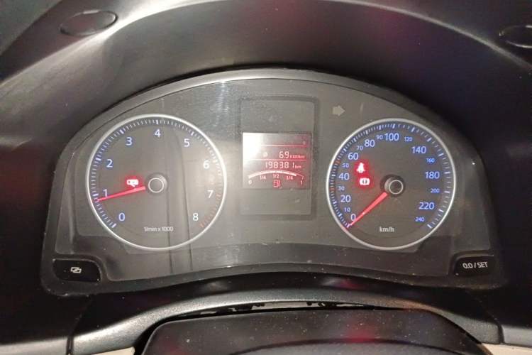 Used Volkswagen Bora 2012 1.6L Manual Fashion Edition Instrument Cluster