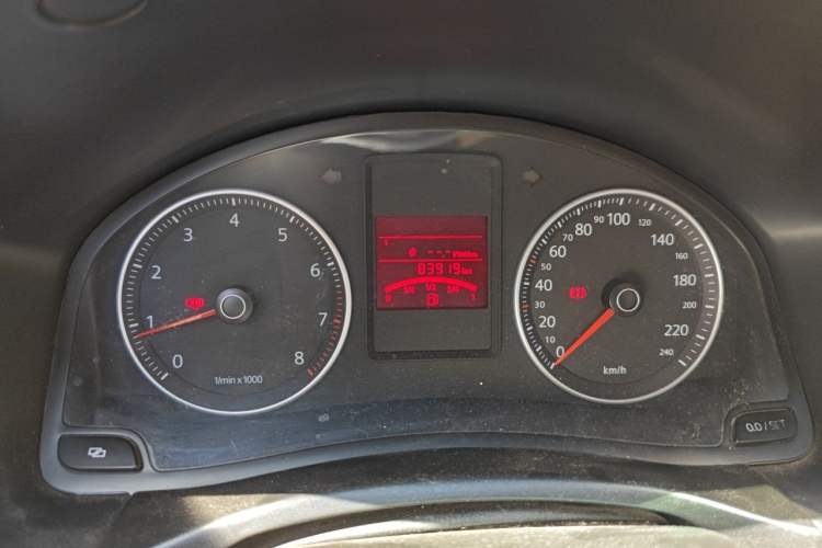 Used Volkswagen Bora 2012 1.6L Manual Fashion Edition Instrument Cluster