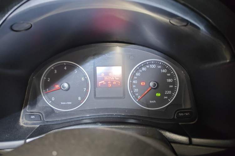 Used Volkswagen Bora 2012 1.6L Automatic Comfort Edition Instrument Cluster