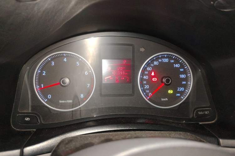 Used Volkswagen Bora 2012 1.6L Automatic Fashion Edition Instrument Cluster