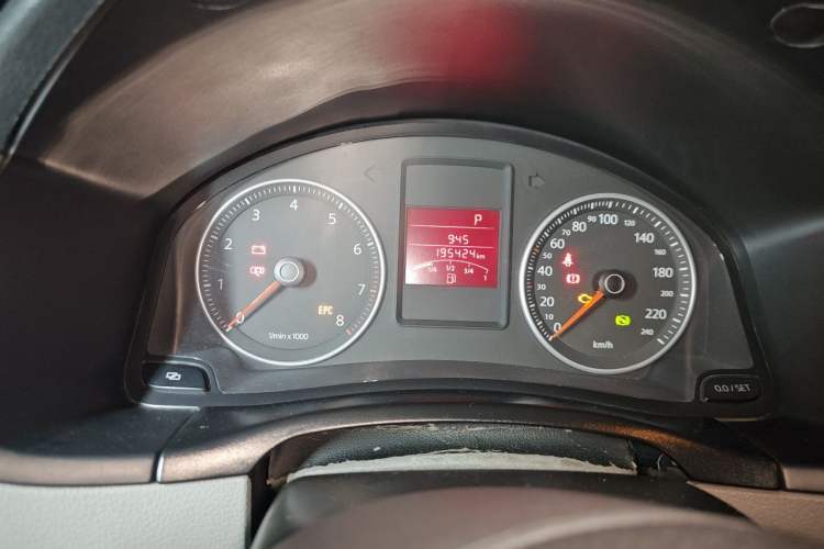 Used Volkswagen Bora 2012 1.6L Automatic Fashion Edition Instrument Cluster