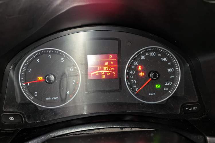 Used Volkswagen Bora 2012 1.6L Automatic Fashion Edition Instrument Cluster
