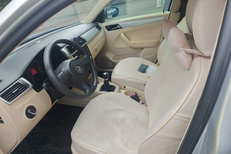 Used Volkswagen Bora 2012 1.6L Manual Fashion Edition Left Front Seat