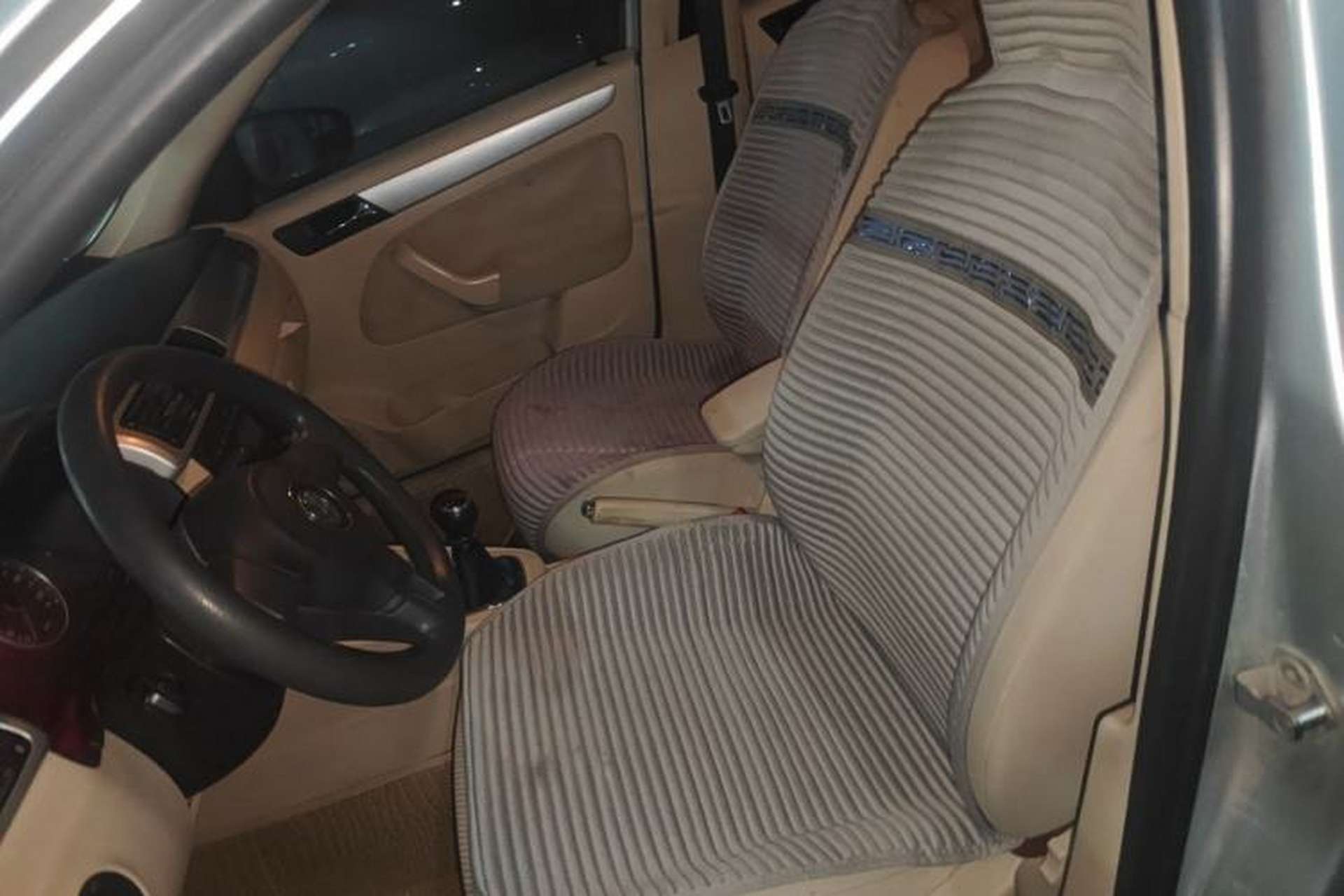 Used Volkswagen Bora 2012 1.6L Manual Fashion Edition Left Front Seat