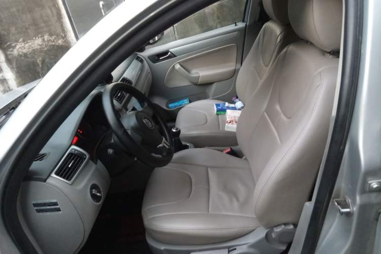 Used Volkswagen Bora 2012 1.6L Manual Fashion Edition Left Front Seat