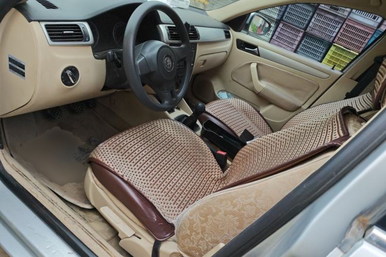 Used Volkswagen Bora 2012 1.6L Manual Fashion Edition Left Front Seat