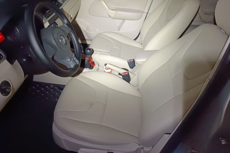 Used Volkswagen Bora 2012 1.6L Manual Fashion Edition Left Front Seat