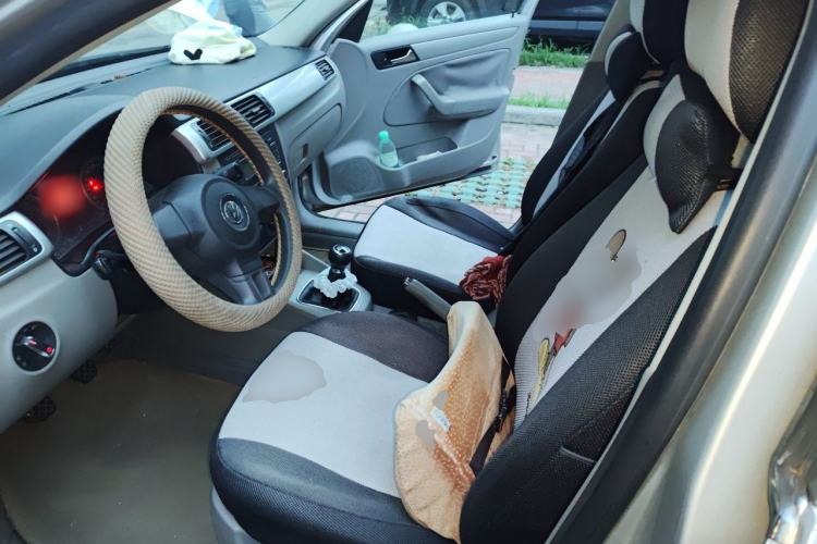 Used Volkswagen Bora 2012 1.6L Manual Fashion Edition Left Front Seat