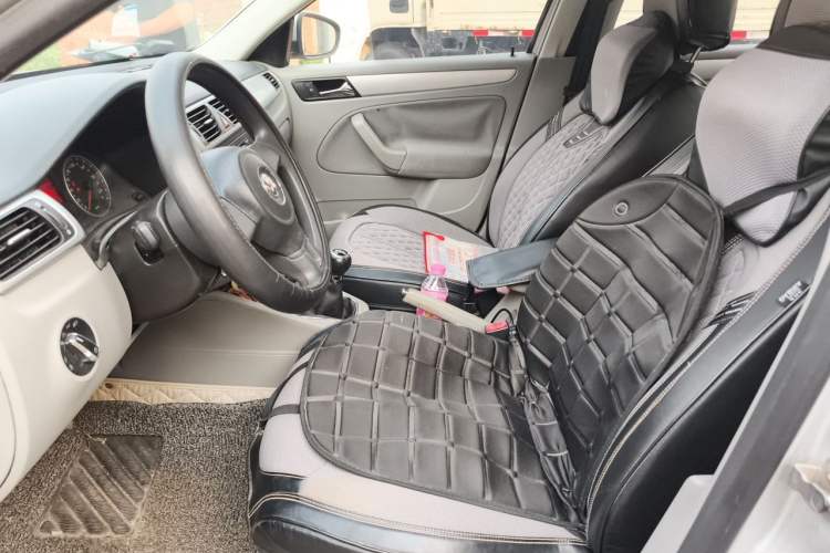 Used Volkswagen Bora 2012 1.6L Manual Fashion Edition Left Front Seat