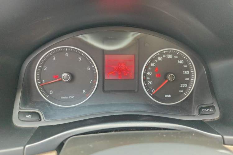 Used Volkswagen Bora 2012 1.6L Manual Fashion Edition Odometer Close Up