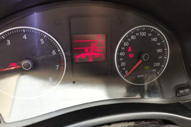 Used Volkswagen Bora 2012 1.6L Automatic Comfort Edition Odometer Close Up