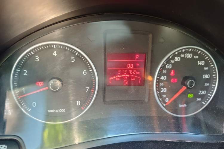 Used Volkswagen Bora 2012 1.4T Automatic Luxury Version Odometer Close Up