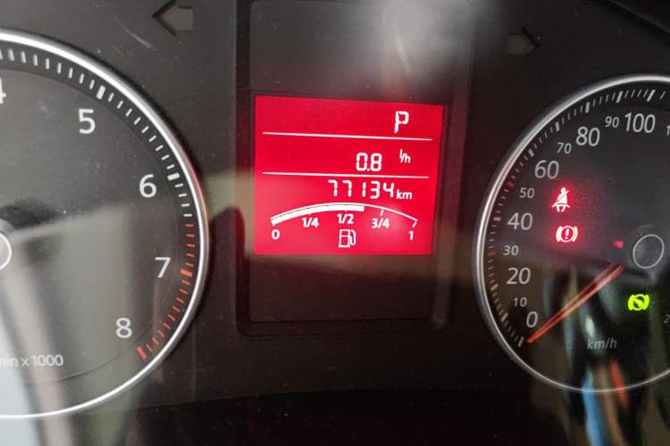 Used Volkswagen Bora 2012 1.6L Automatic Fashion Edition Odometer Close Up