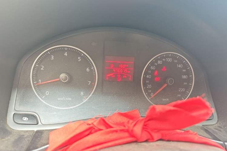 Used Volkswagen Bora 2012 1.6L Manual Fashion Edition Odometer Close Up