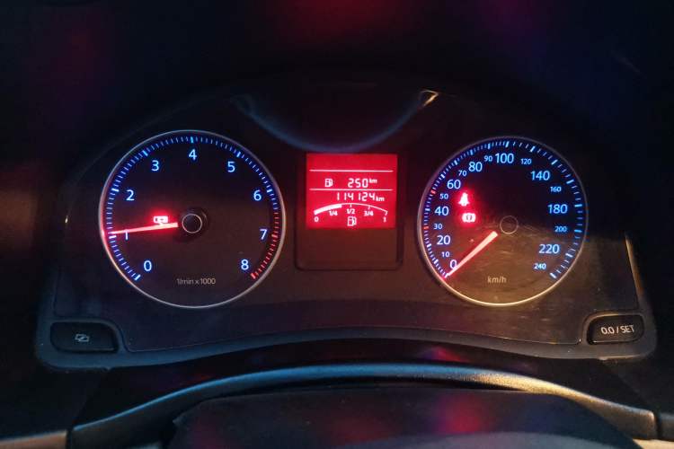 Used Volkswagen Bora 2012 1.6L Manual Comfort Model Odometer Close Up