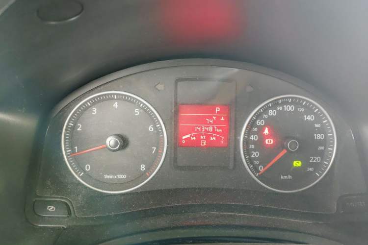 Used Volkswagen Bora 2012 1.6L Automatic Fashion Edition Odometer Close Up