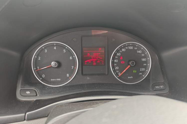 Used Volkswagen Bora 2012 1.6L Automatic Fashion Edition Odometer Close Up