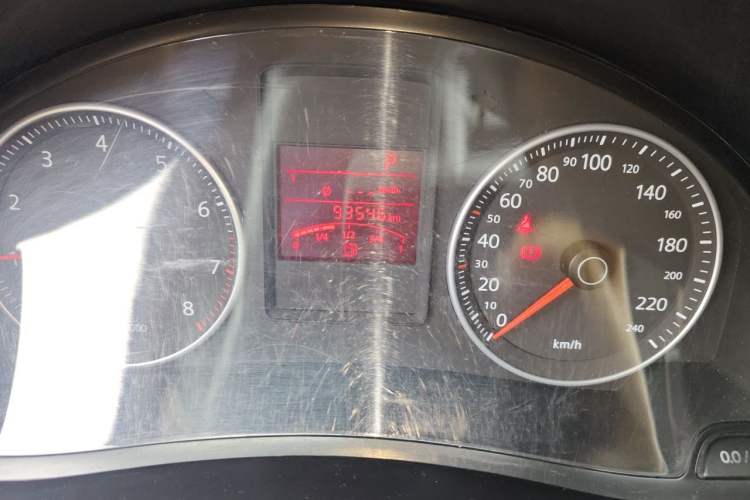 Used Volkswagen Bora 2012 1.6L Automatic Comfort Edition Odometer Close Up