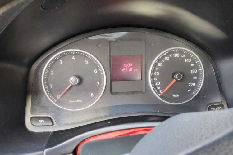 Used Volkswagen Bora 2012 1.6L Manual Comfort Model Odometer Close Up