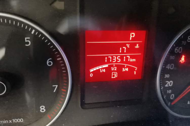 Used Volkswagen Bora 2012 1.6L Automatic Fashion Edition Odometer Close Up