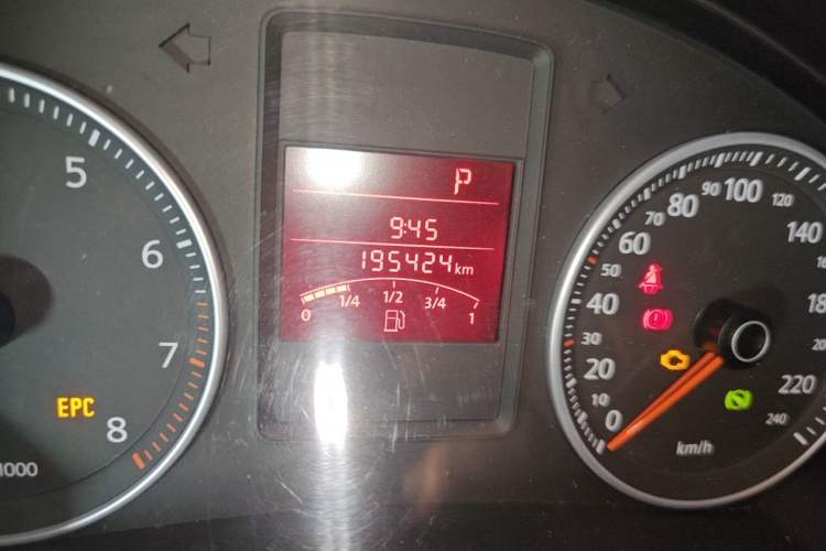 Used Volkswagen Bora 2012 1.6L Automatic Fashion Edition Odometer Close Up