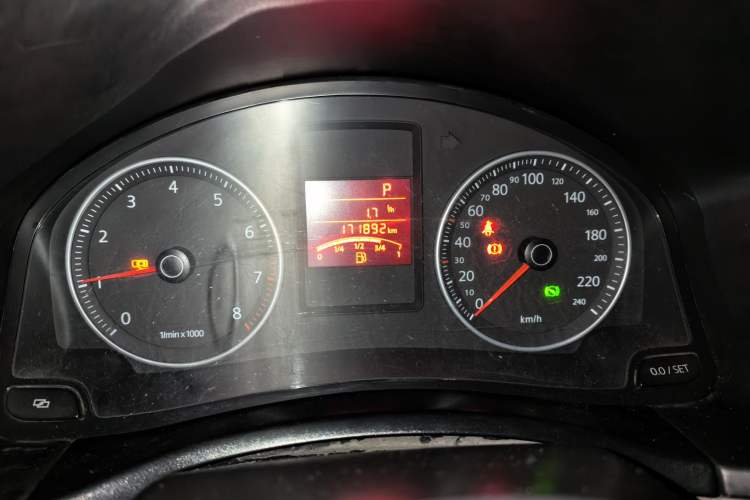 Used Volkswagen Bora 2012 1.6L Automatic Fashion Edition Odometer Close Up