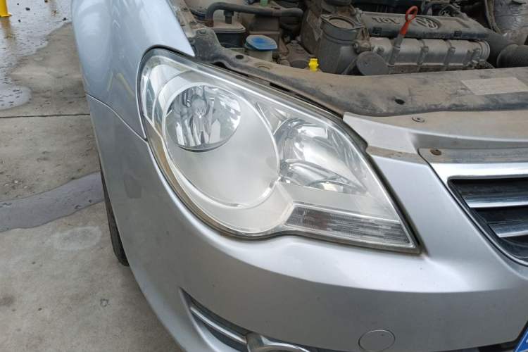 Used Volkswagen Bora 2012 1.6L Automatic Fashion Edition Right Front Headlight