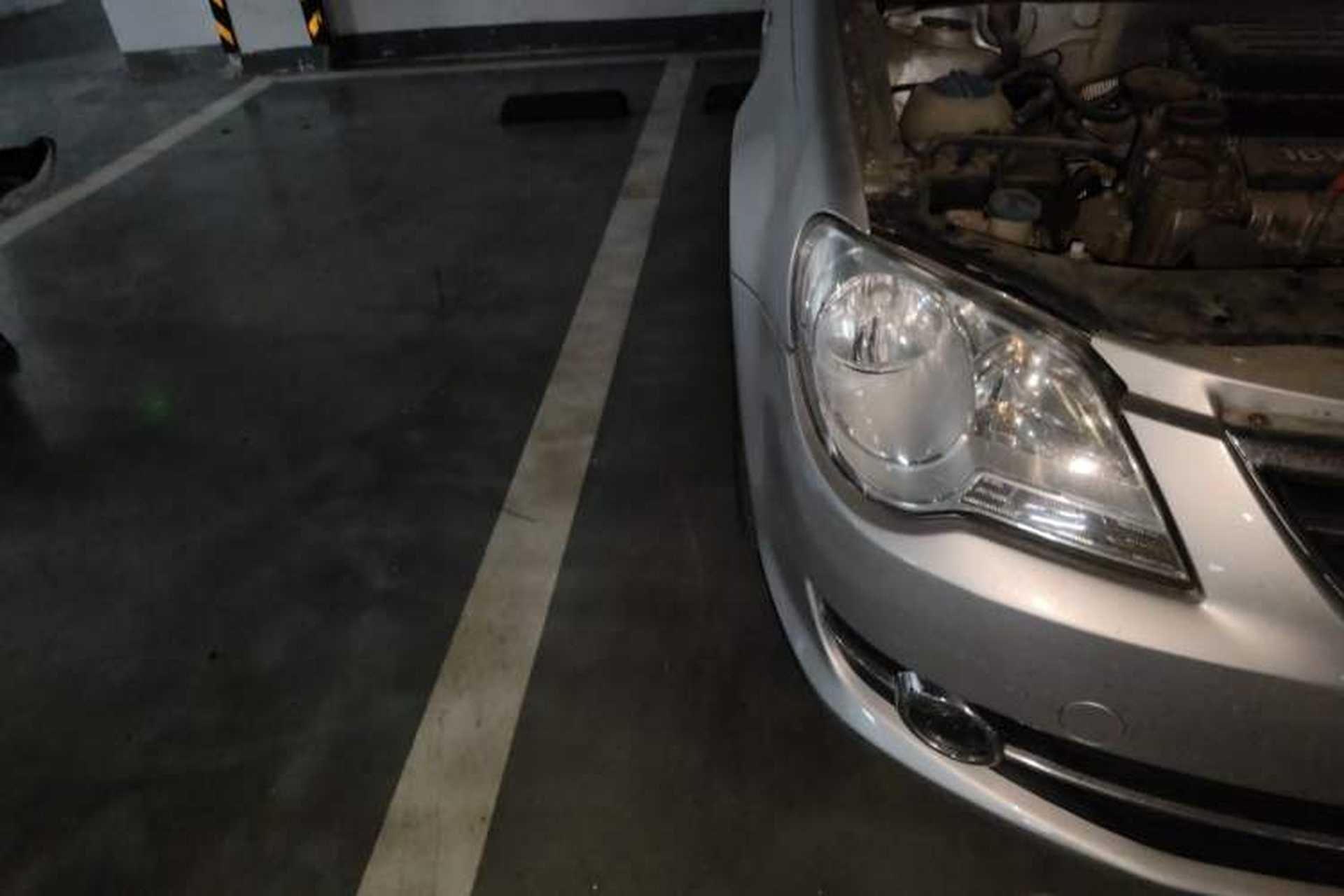 Used Volkswagen Bora 2012 1.6L Manual Stylish & Great Value Edition Right Front Headlight