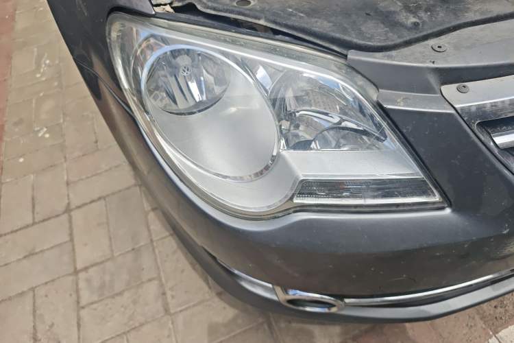 Used Volkswagen Bora 2012 1.6L Automatic Fashion Edition Right Front Headlight