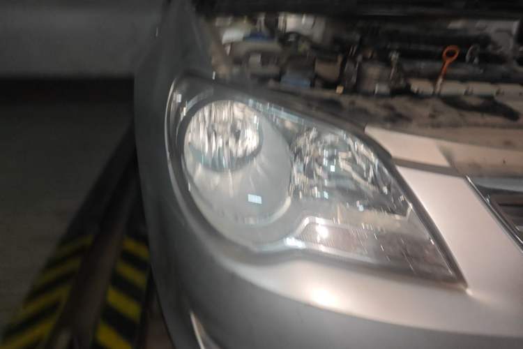 Used Volkswagen Bora 2012 1.6L Manual Fashion Edition Right Front Headlight
