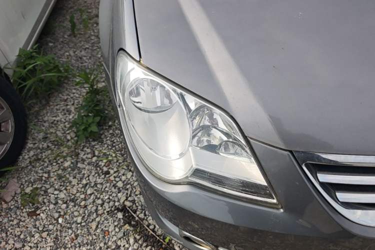 Used Volkswagen Bora 2012 1.6L Automatic Comfort Edition Right Front Headlight