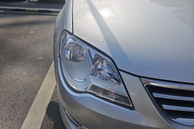 Used Volkswagen Bora 2012 1.6L Manual Fashion Edition Right Front Headlight