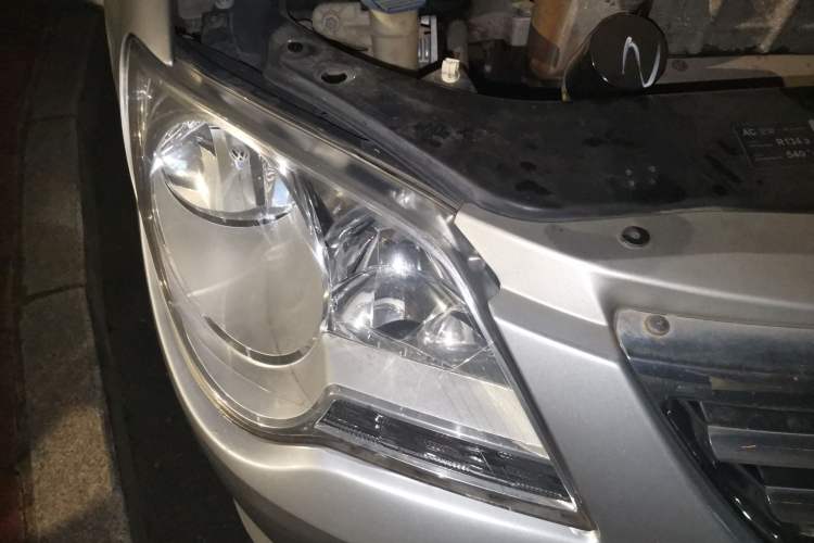 Used Volkswagen Bora 2012 1.6L Manual Comfort Model Right Front Headlight