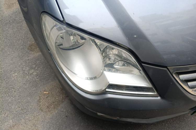 Used Volkswagen Bora 2012 1.6L Manual Fashion Edition Right Front Headlight