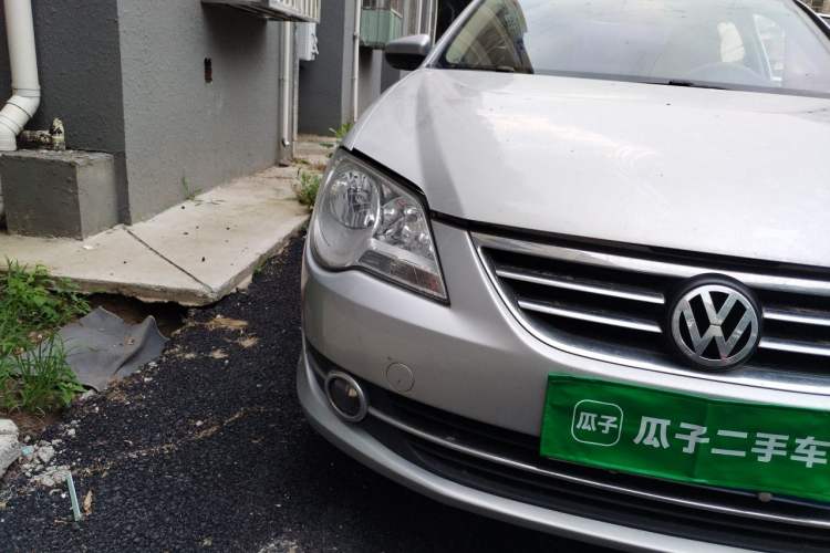 Used Volkswagen Bora 2012 1.6L Automatic Comfortable Value Edition Right Front Headlight