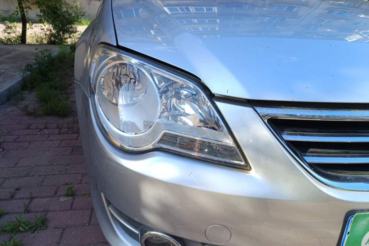 Used Volkswagen Bora 2012 1.6L Automatic Fashion Edition Right Front Headlight