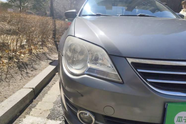 Used Volkswagen Bora 2012 1.6L Automatic Comfortable Value Edition Right Front Headlight