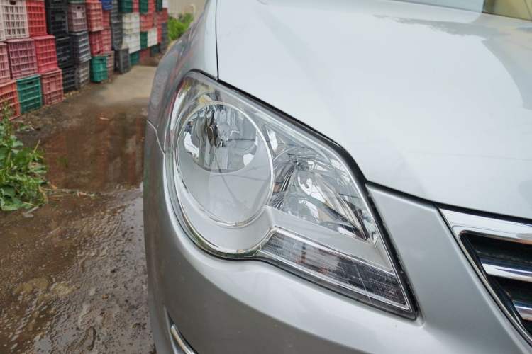 Used Volkswagen Bora 2012 1.6L Manual Fashion Edition Right Front Headlight