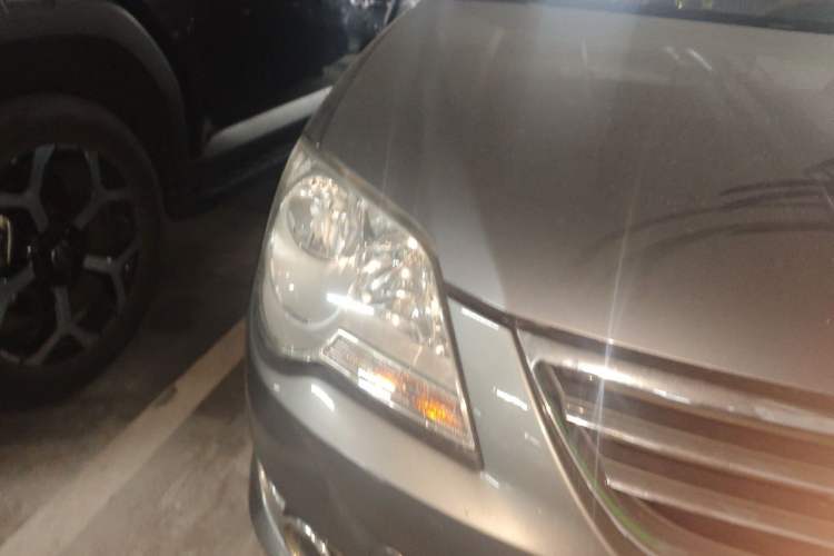 Used Volkswagen Bora 2012 1.6L Automatic Comfort Edition Right Front Headlight