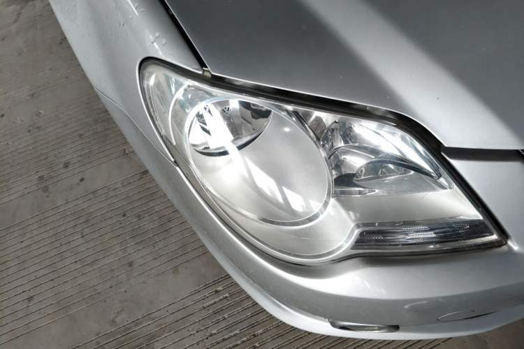 Used Volkswagen Bora 2012 1.6L Automatic Fashion Edition Right Front Headlight