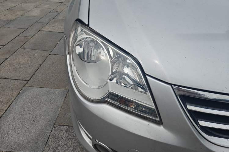 Used Volkswagen Bora 2012 1.6L Automatic Fashion Edition Right Front Headlight
