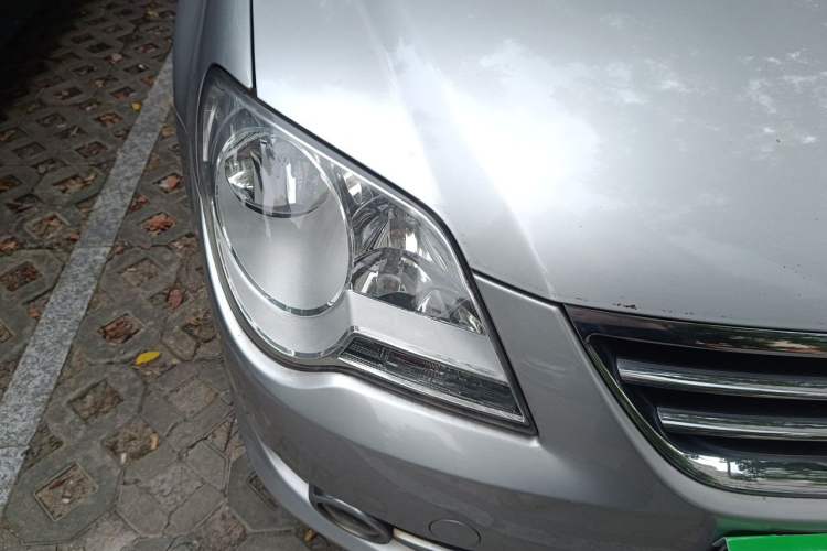 Used Volkswagen Bora 2012 1.6L Automatic Fashion Edition Right Front Headlight