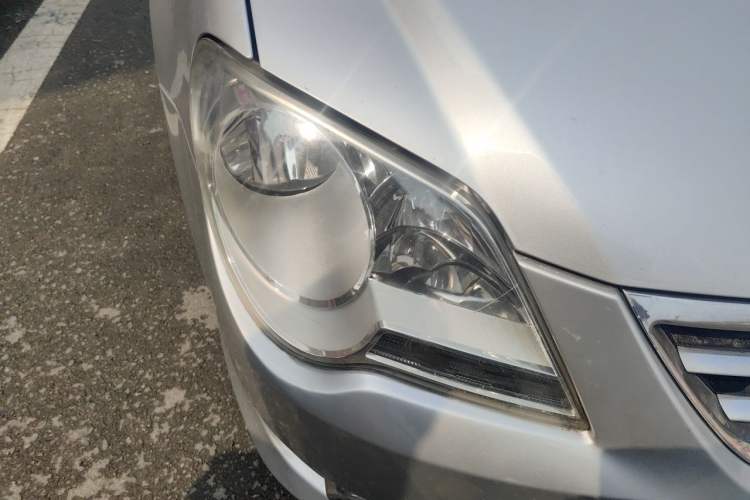 Used Volkswagen Bora 2012 1.6L Manual Fashion Edition Right Front Headlight