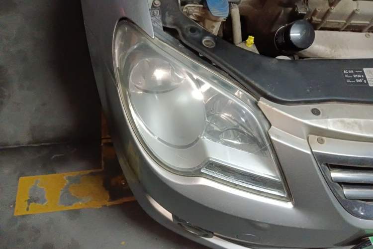 Used Volkswagen Bora 2012 1.6L Manual Fashion Edition Right Front Headlight
