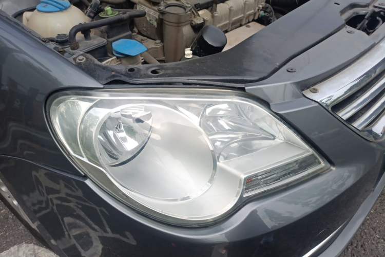 Used Volkswagen Bora 2012 1.6L Automatic Fashion Edition Right Front Headlight