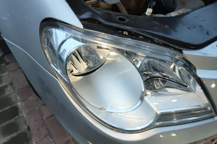 Used Volkswagen Bora 2012 1.6L Manual Fashion Edition Right Front Headlight