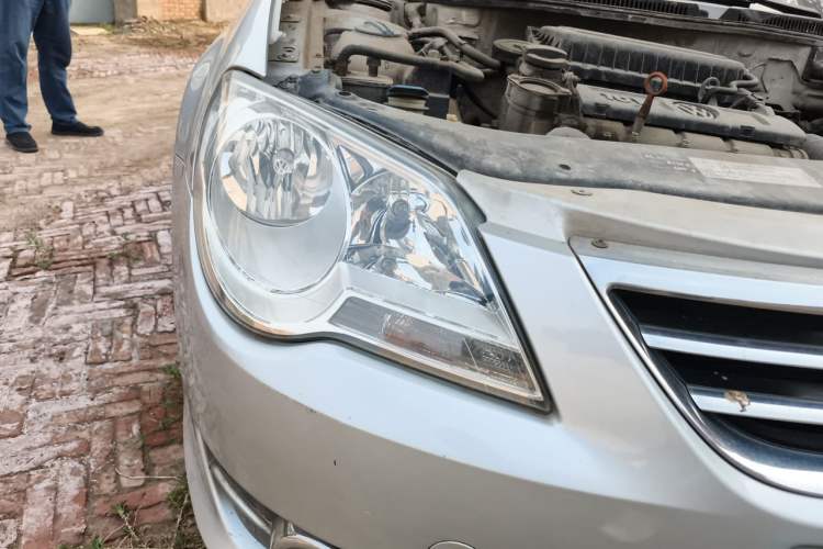 Used Volkswagen Bora 2012 1.6L Manual Fashion Edition Right Front Headlight