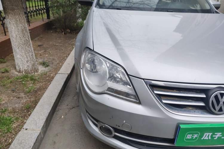 Used Volkswagen Bora 2012 1.6L Manual Stylish & Great Value Edition Right Front Headlight